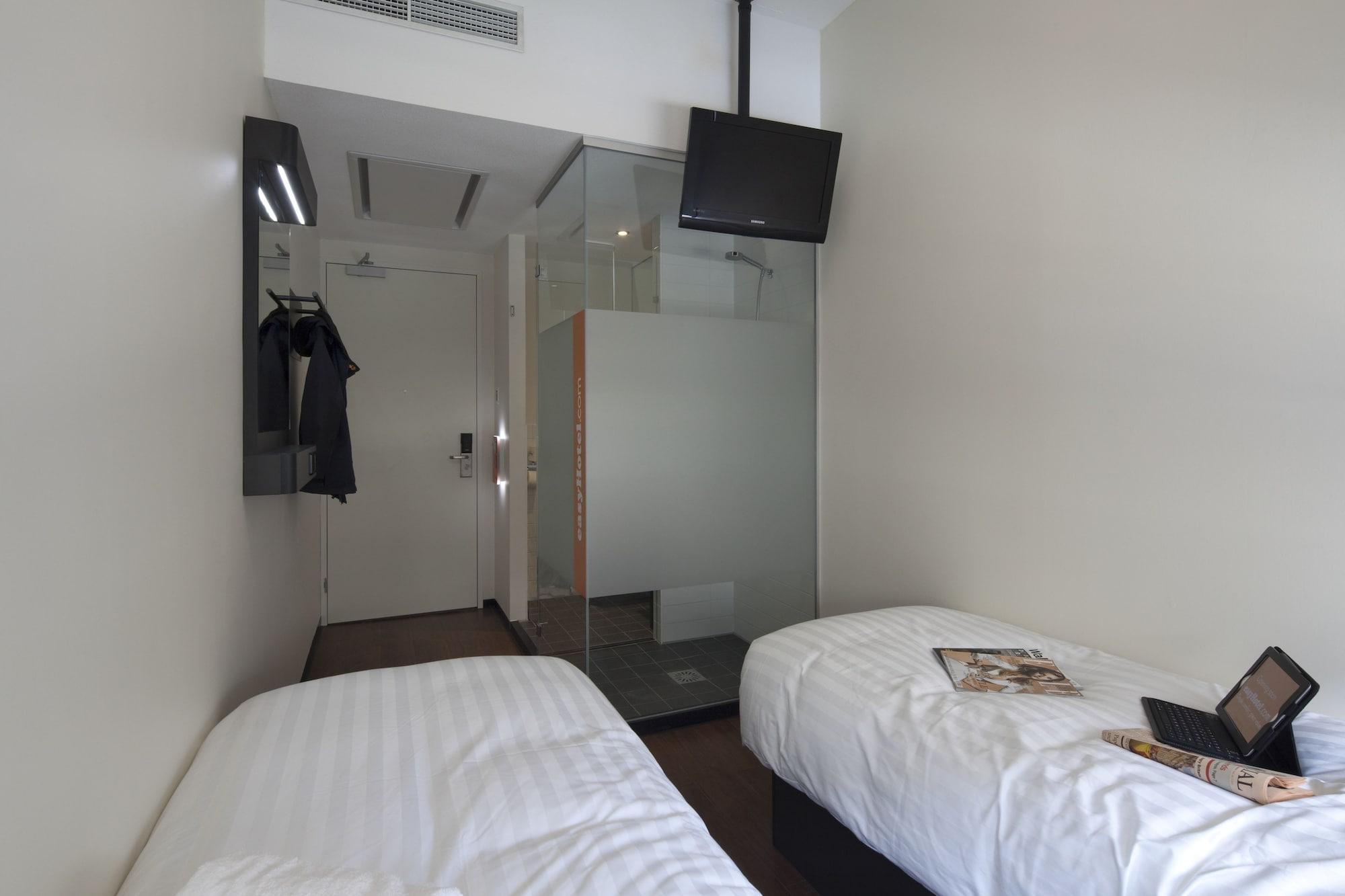 Easyhotel Amsterdam City Centre South Номер фото