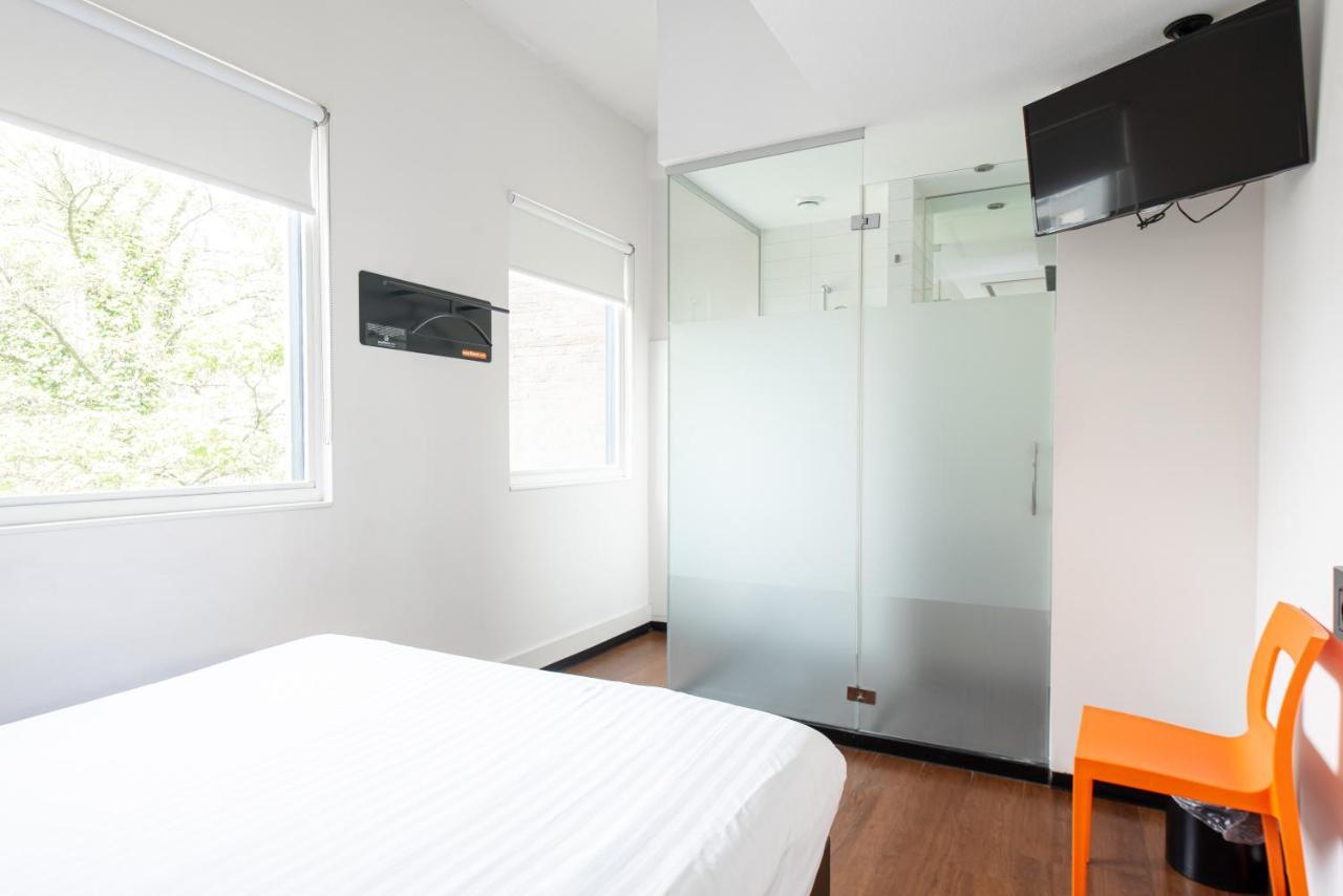 Easyhotel Amsterdam City Centre South Екстер'єр фото