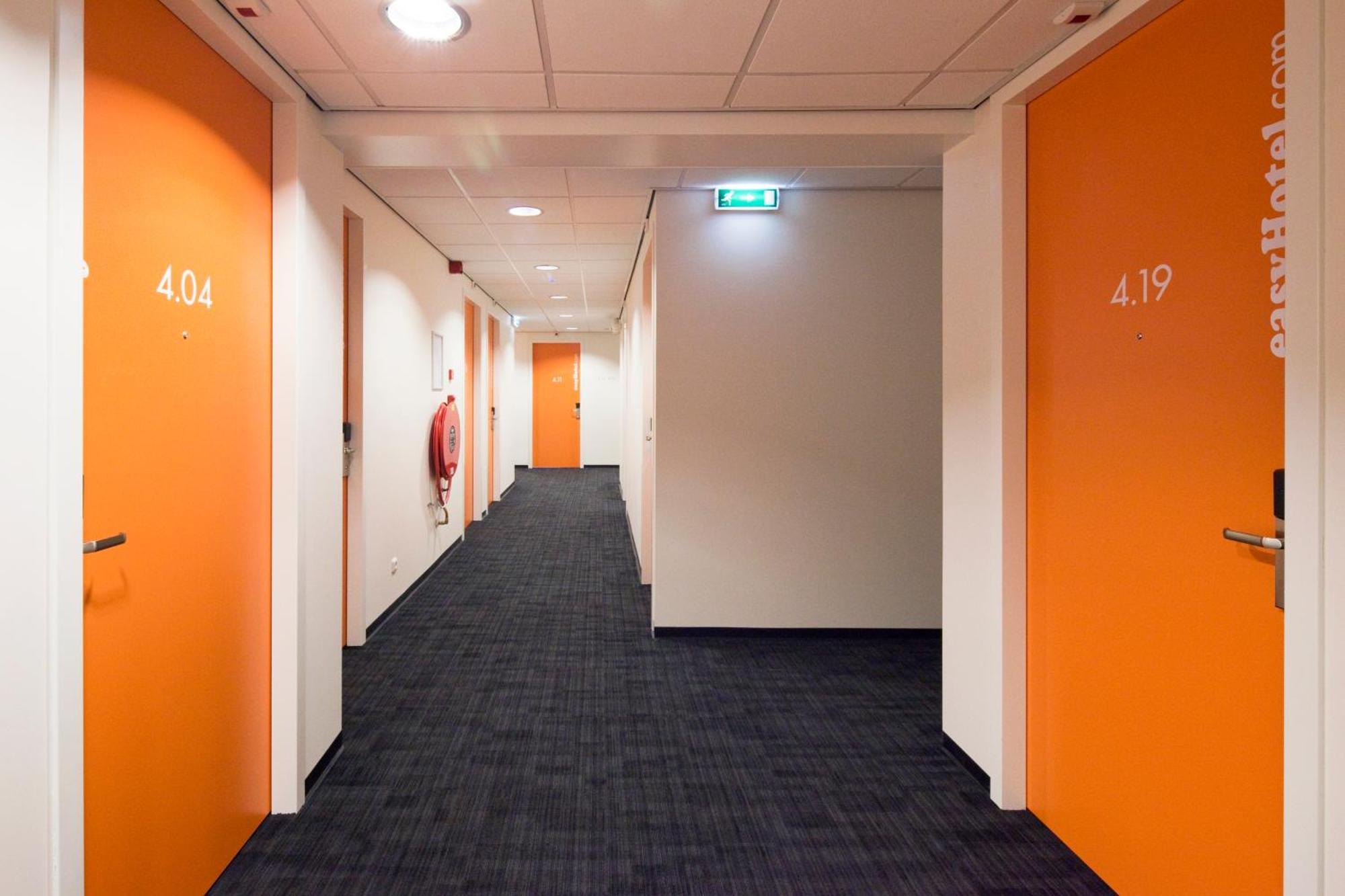 Easyhotel Amsterdam City Centre South Екстер'єр фото