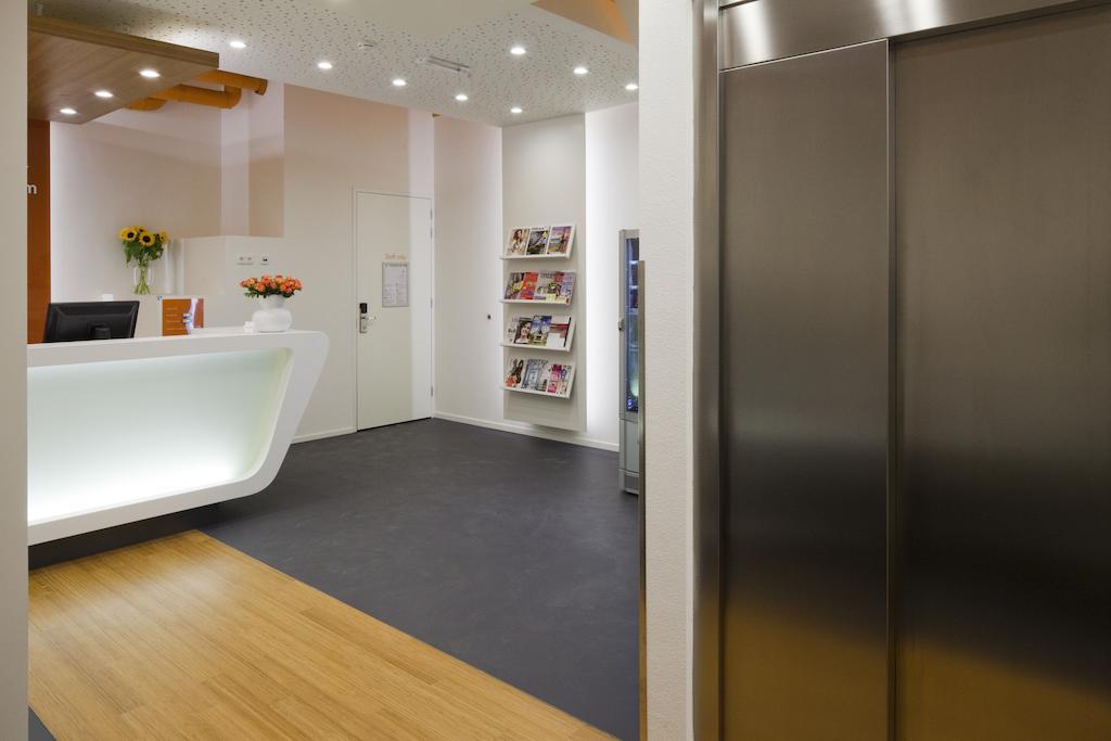 Easyhotel Amsterdam City Centre South Екстер'єр фото