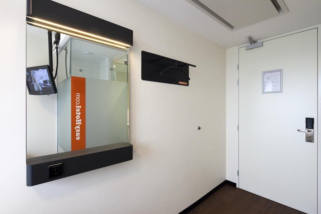 Easyhotel Amsterdam City Centre South Екстер'єр фото