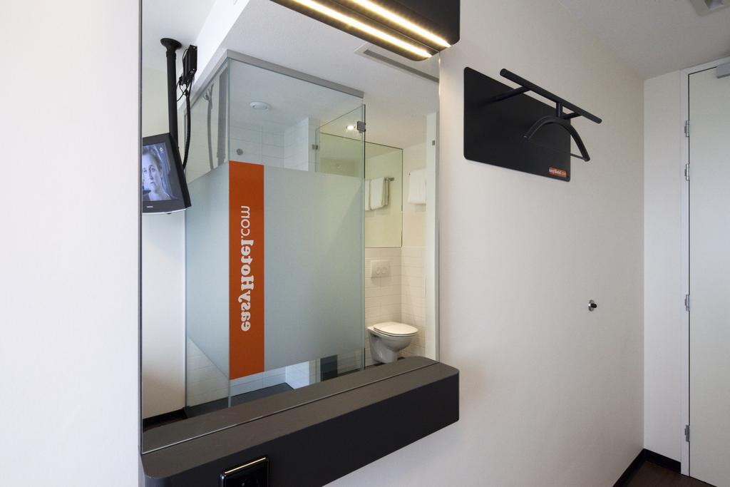 Easyhotel Amsterdam City Centre South Екстер'єр фото